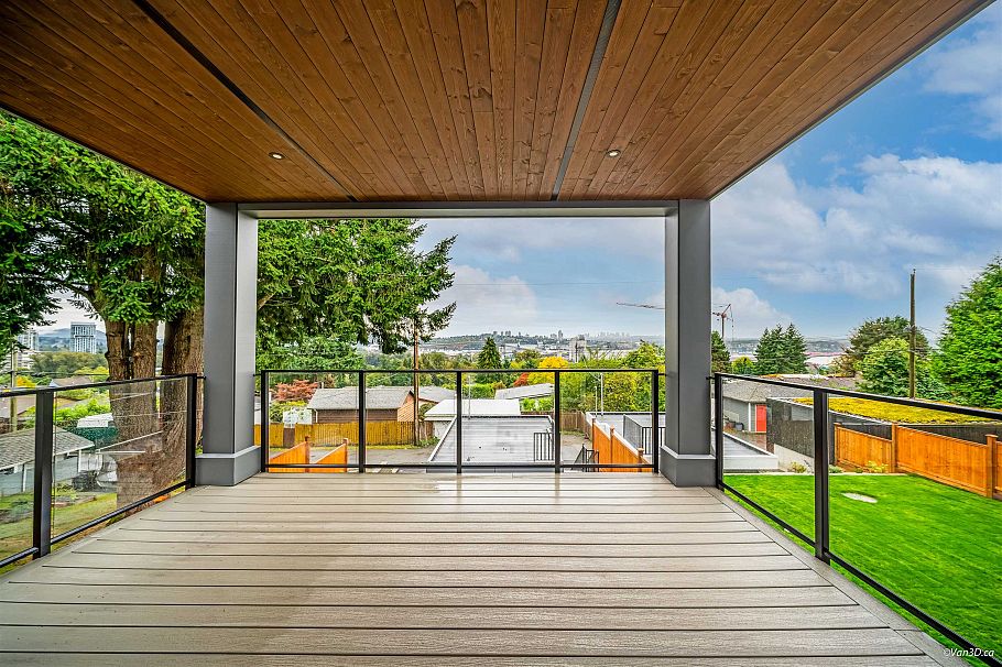 973 Adderley Street North Vancouver, BC - 26