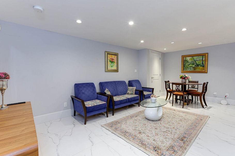 3263 Norwood Avenue North Vancouver, BC - 32