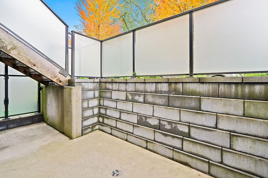 107 650 E 2nd Street North Vancouver, BC - 26