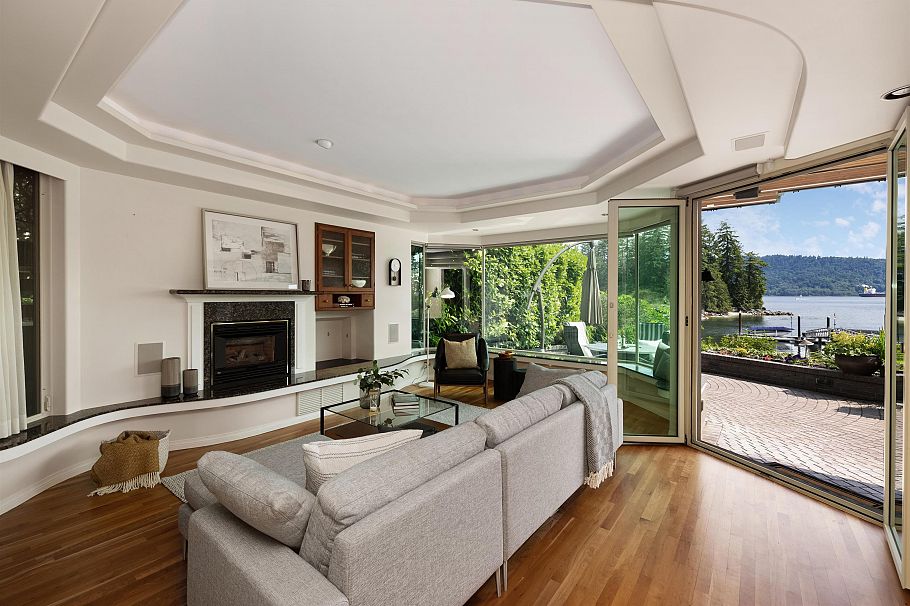 4625 Strathcona Road North Vancouver, BC - 23