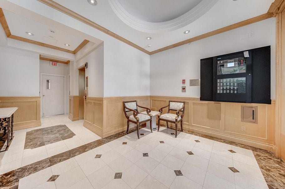 1000 1788 W 13th Avenue Vancouver, BC - 4