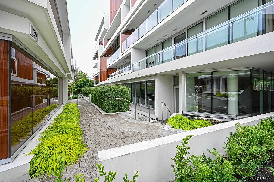 601 5699 Baillie Street Vancouver, BC - 1