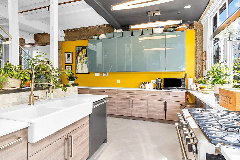 83 Alexander Street Vancouver, BC - 4