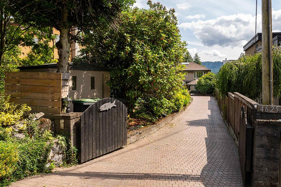 4625 Strathcona Road North Vancouver, BC - 7