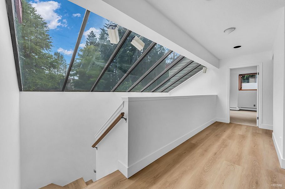 2901 Allan Road North Vancouver, BC - 21