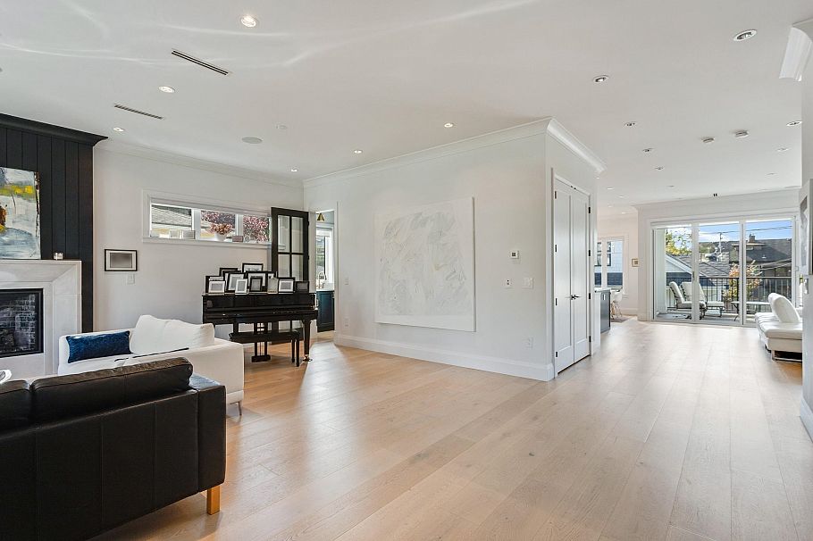 345 E 20th Street North Vancouver, BC - 6