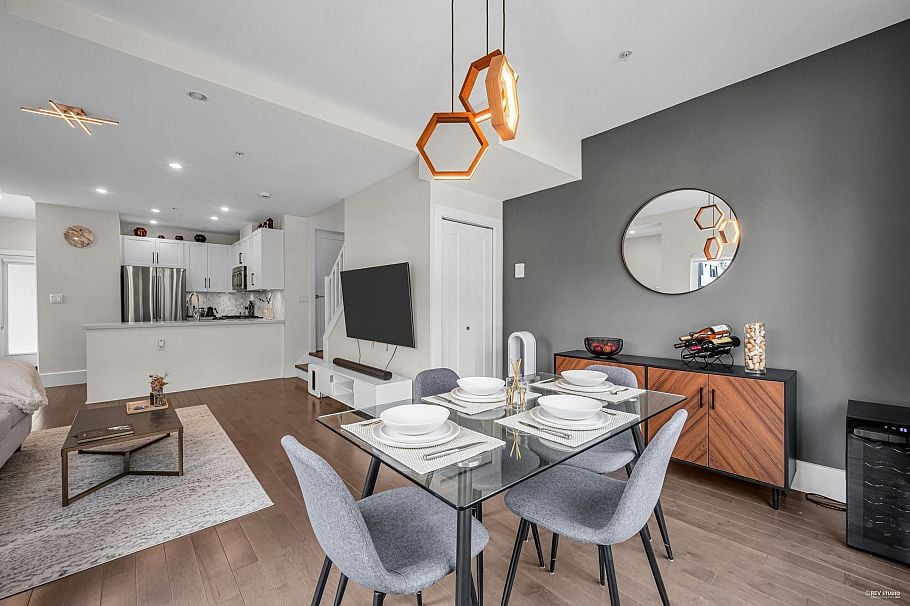 333 E 7th Avenue Vancouver, BC - 2