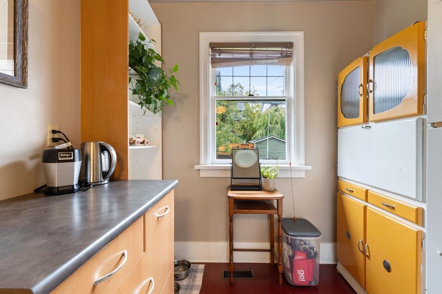 2125 E 5th Avenue Vancouver, BC - 11