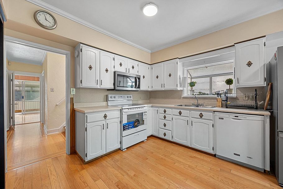 4054 W 31st Avenue Vancouver, BC - 6