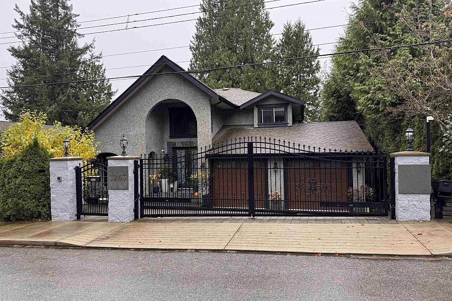 3263 Norwood Avenue North Vancouver, BC - 1