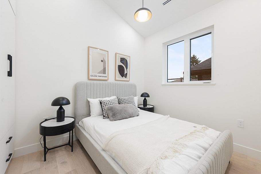 1 65 E King Edward Avenue Vancouver, BC - 21