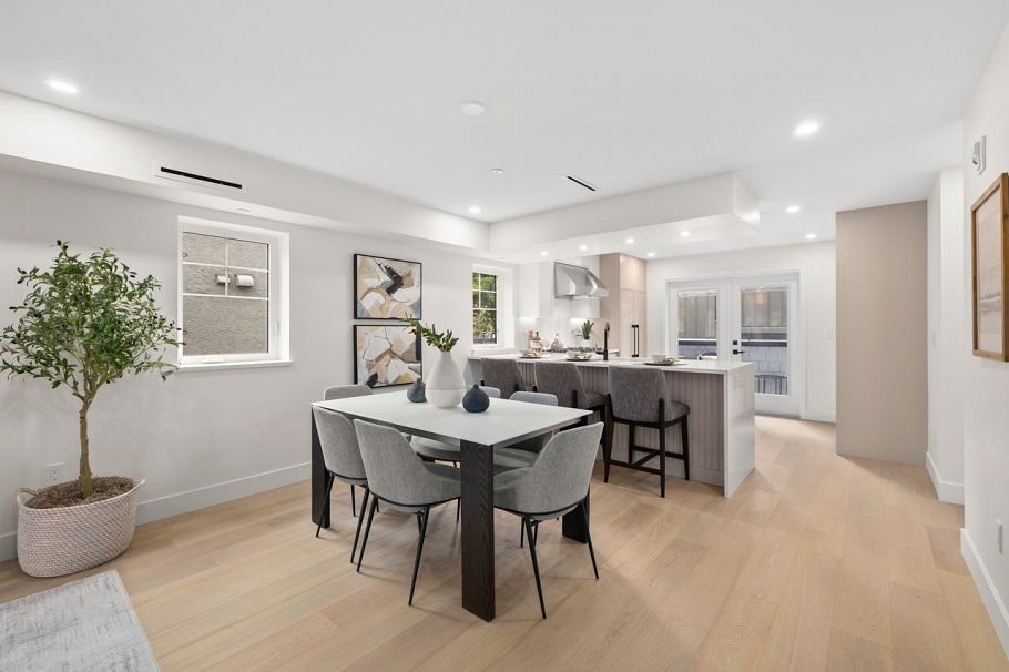 2436 W 49th Avenue Vancouver, BC - 8