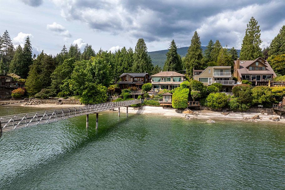 4625 Strathcona Road North Vancouver, BC - 36