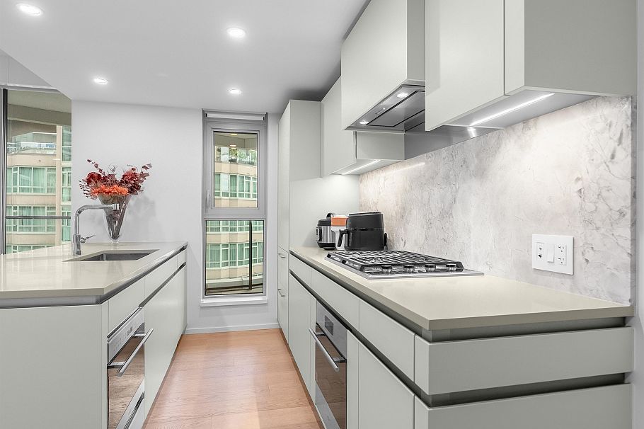 708 889 Pacific Street Vancouver, BC - 6