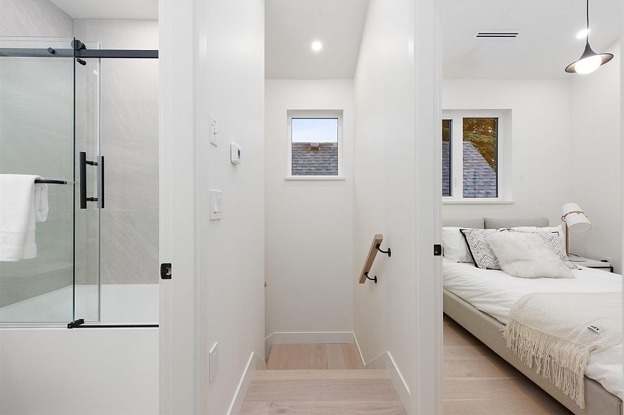 1 65 E King Edward Avenue Vancouver, BC - 14