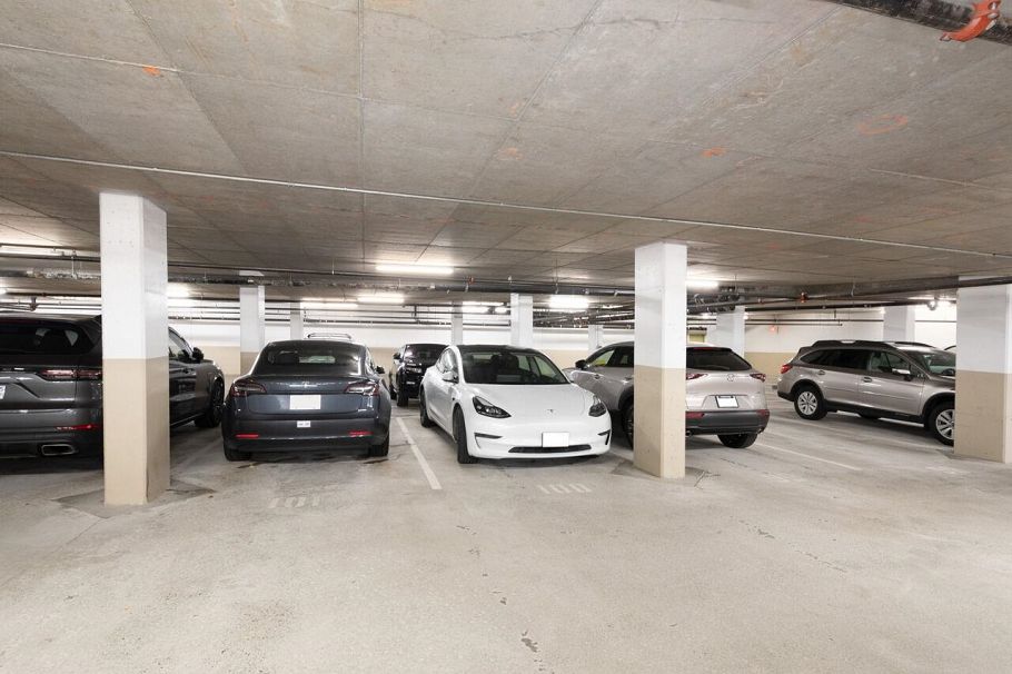 308 683 W Victoria Park North Vancouver, BC - 31