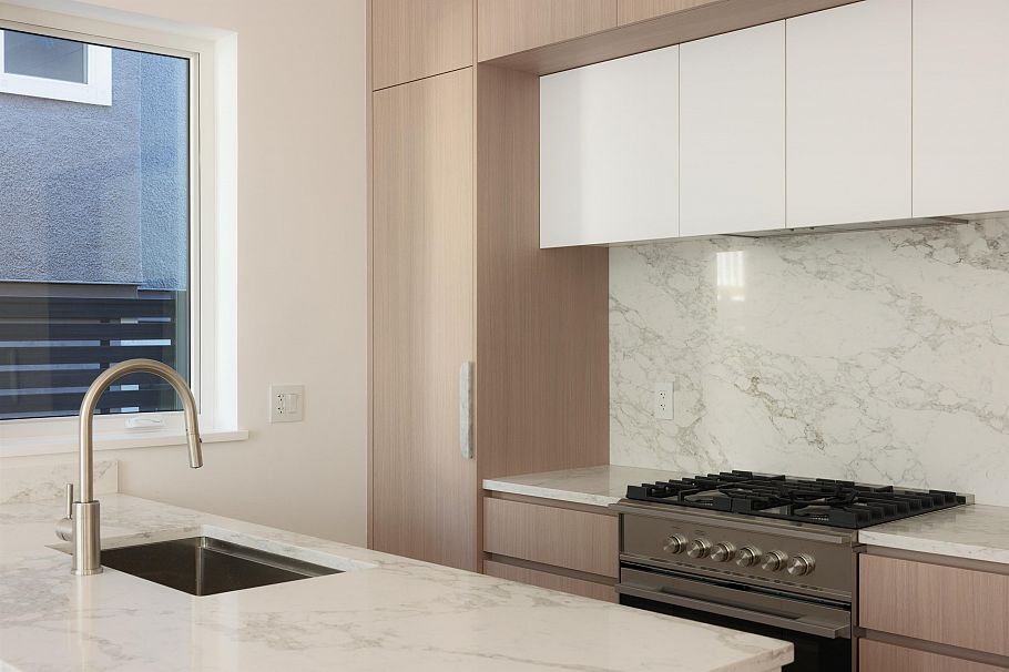 3422 Pandora Street Vancouver, BC - 10