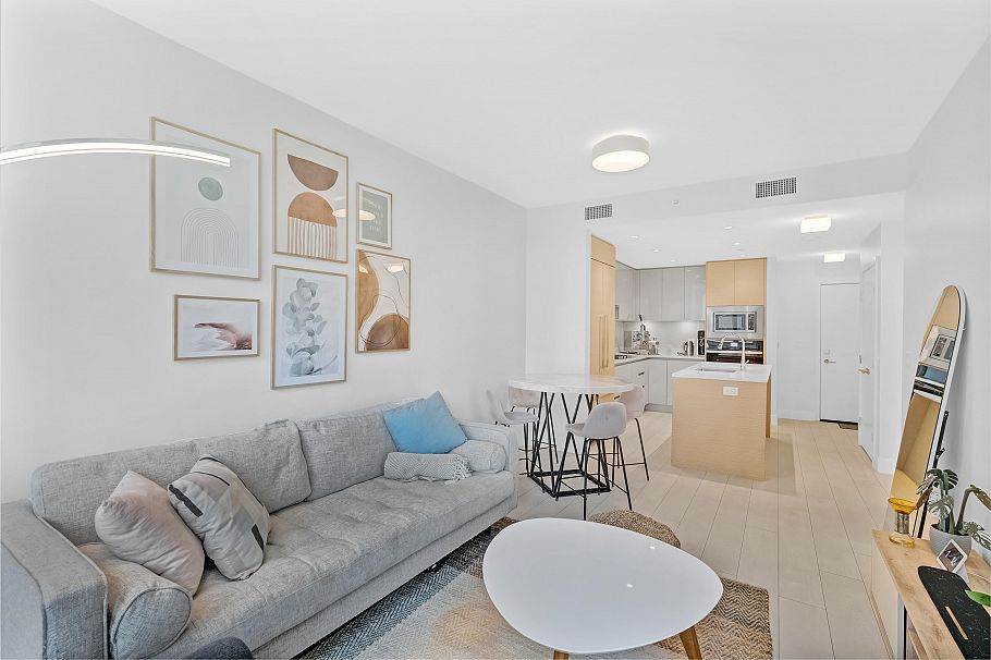 353 8575 Rivergrass Drive Vancouver, BC - 1