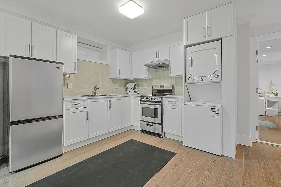 1895 W 60th Avenue Vancouver, BC - 23