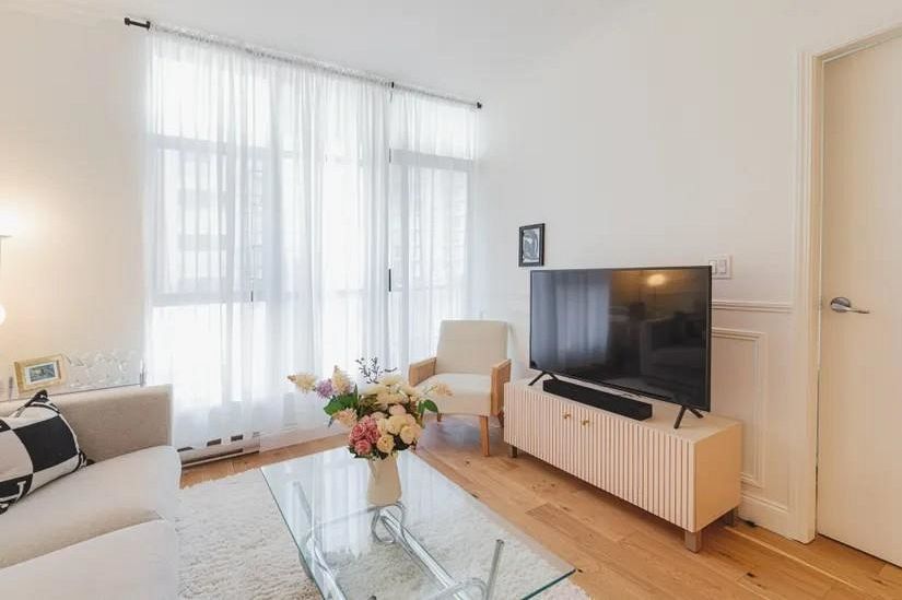 1249 GRANVILLE STREET, Vancouver BC V6Z 1M5 Vancouver, BC - 1