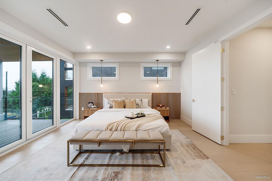 971 Adderley Street North Vancouver, BC - 20