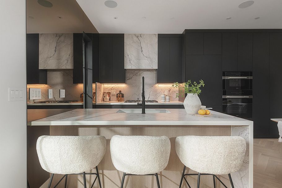 2 240 E 37th Avenue Vancouver, BC - 1