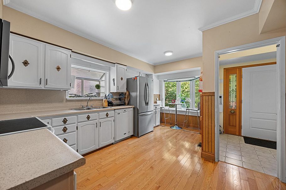 4054 W 31st Avenue Vancouver, BC - 3