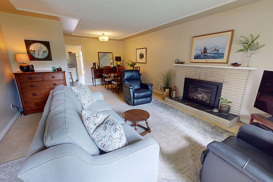 483 E 31st Avenue Vancouver, BC - 3