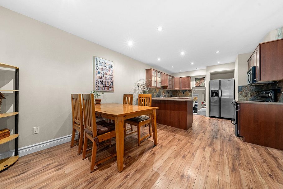 6 230 W 15th Street North Vancouver, BC - 13