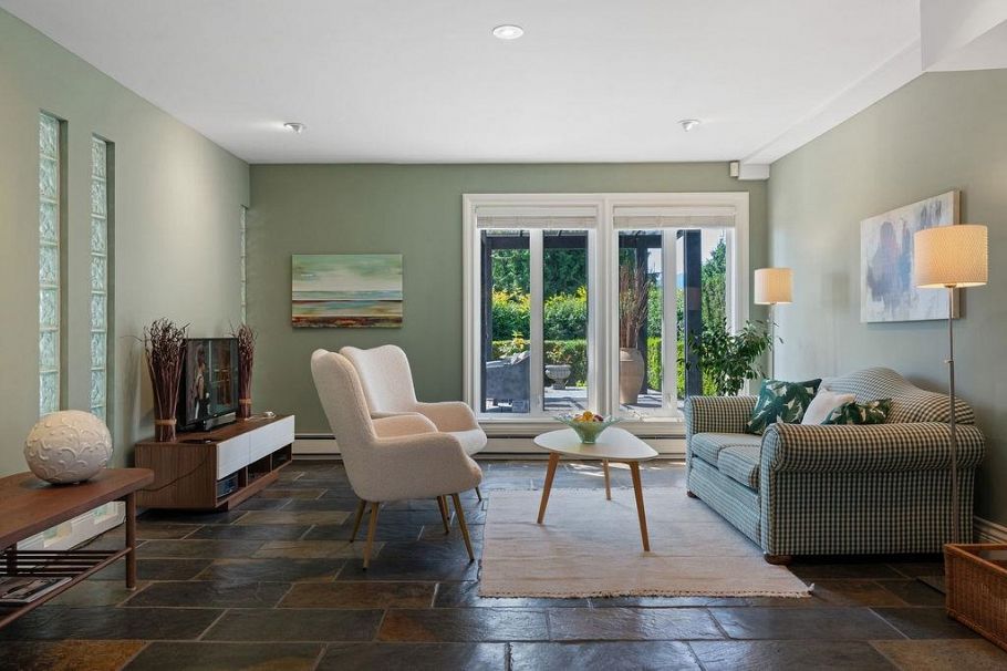 284 Sandringham Crescent North Vancouver, BC - 12