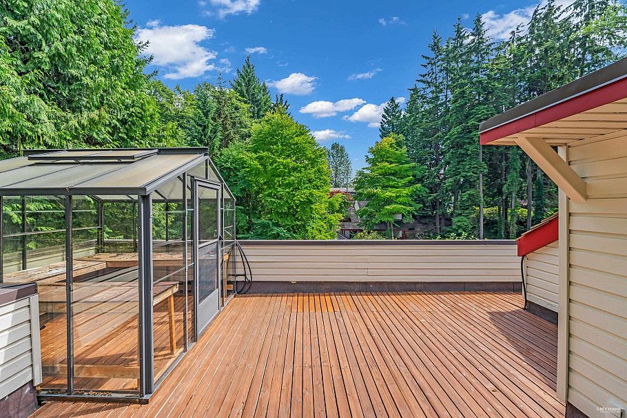 2901 Allan Road North Vancouver, BC - 28