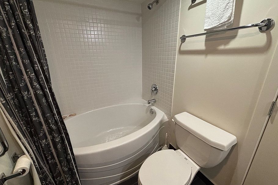 902 175 W 1st Street North Vancouver, BC - 12