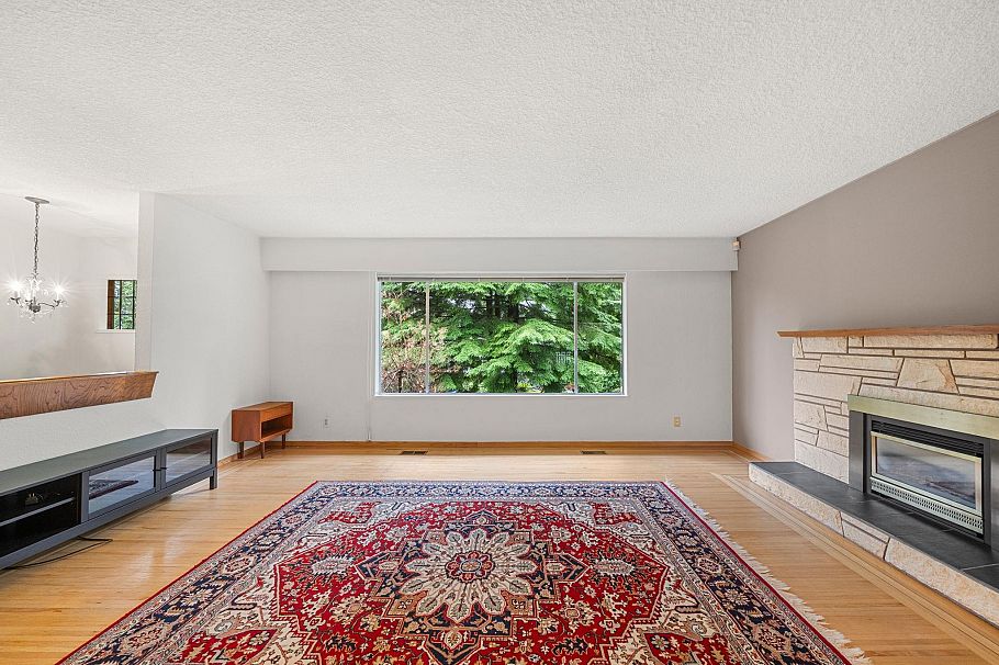 2086 Tompkins Crescent North Vancouver, BC - 7
