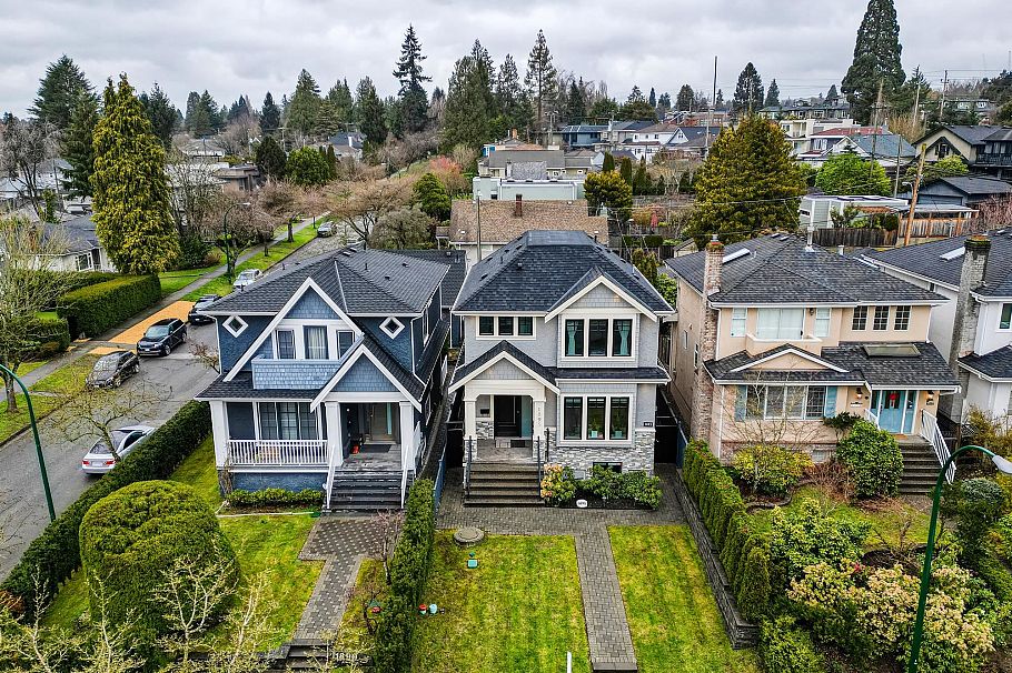 1895 W 60th Avenue Vancouver, BC - 27