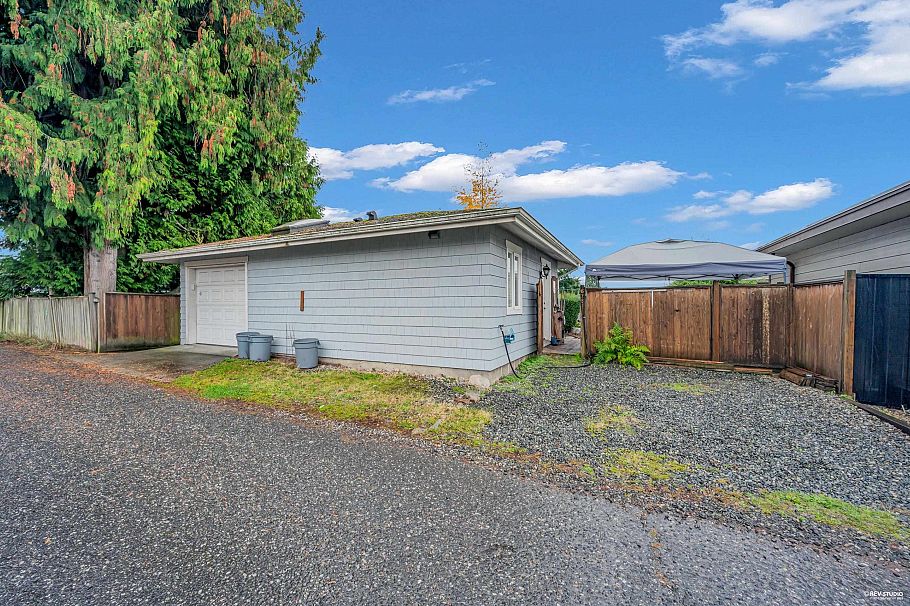 628 E 7th Street North Vancouver, BC - 11