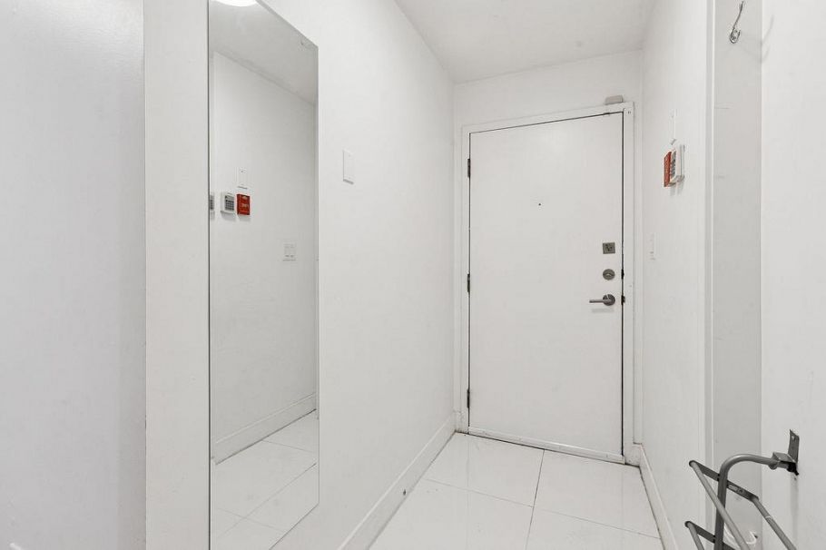 1A 1048 E 7th Avenue Vancouver, BC - 17