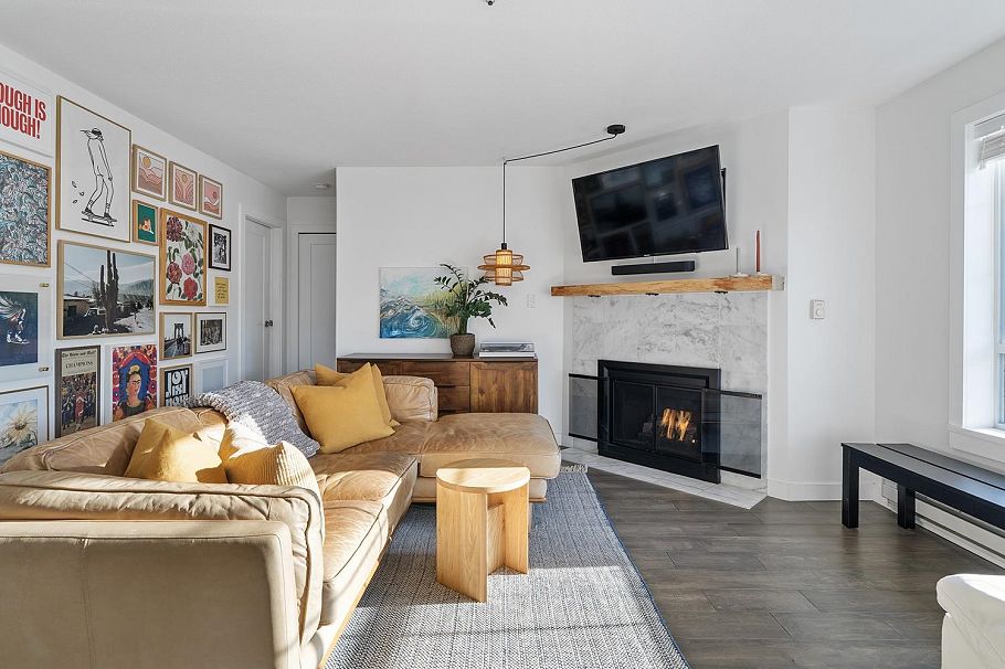 305 1950 E 11 Avenue Vancouver, BC - 2