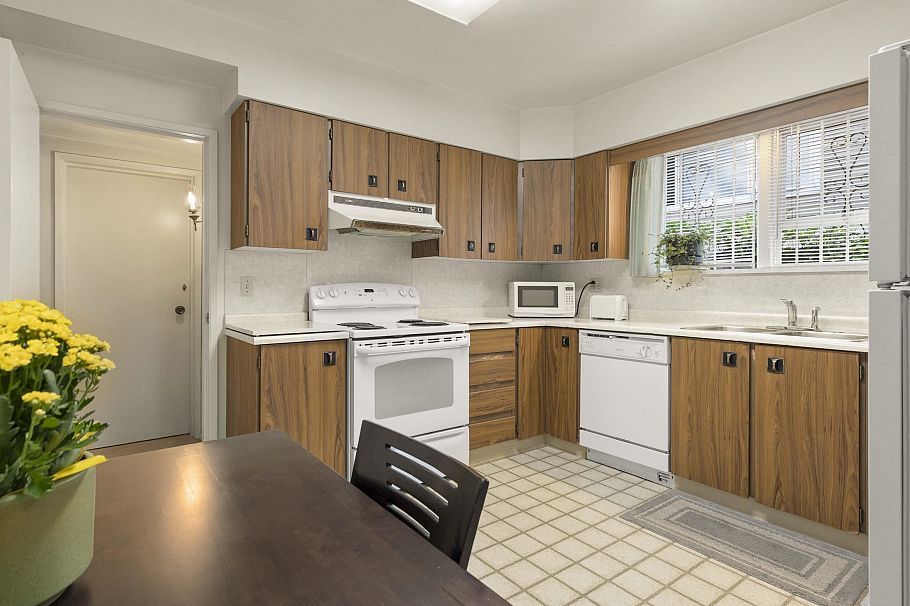 2015 W 13th Avenue Vancouver, BC - 18