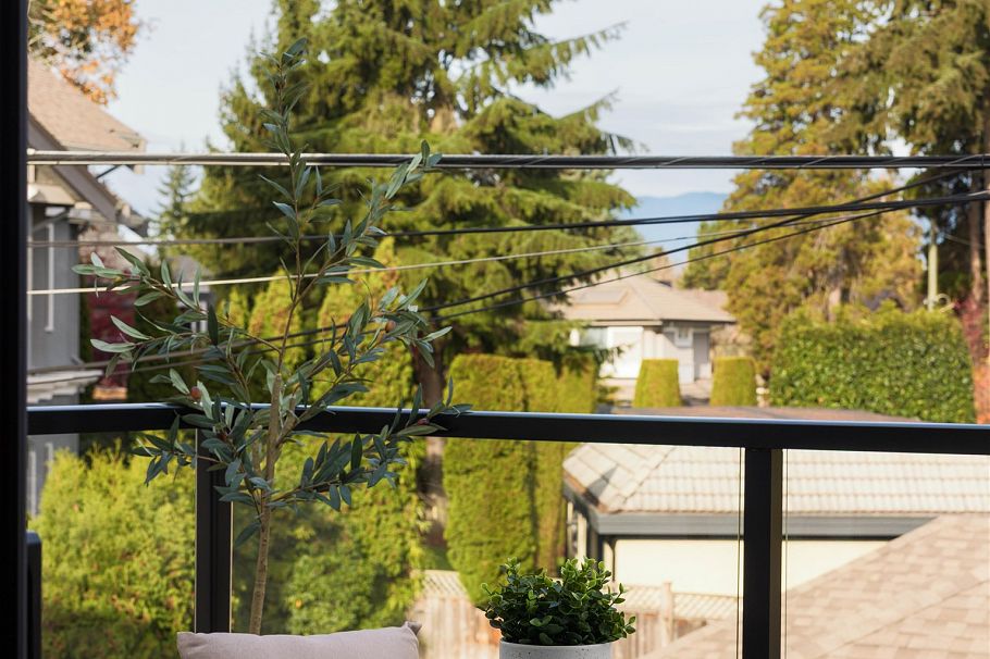 1183 W 33rd Avenue Vancouver, BC - 32