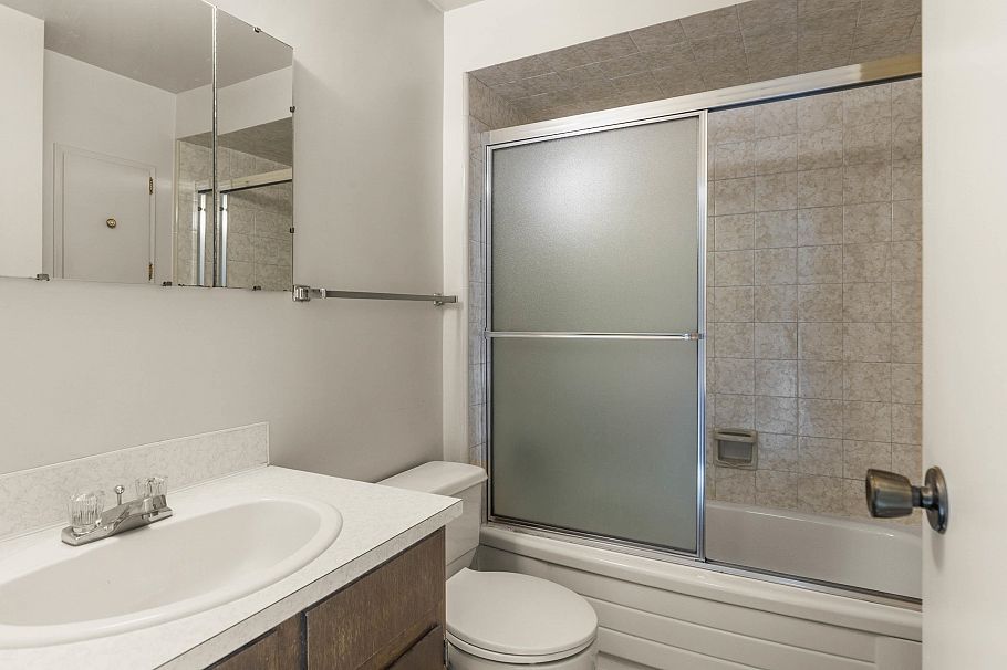 2015 W 13th Avenue Vancouver, BC - 5