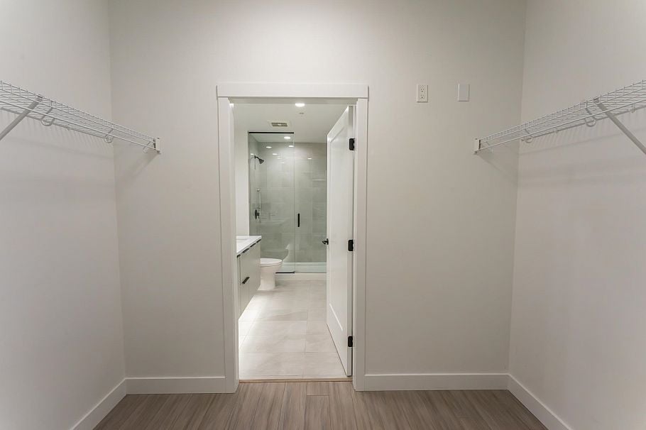 202 2408 Grant Street Vancouver, BC - 12