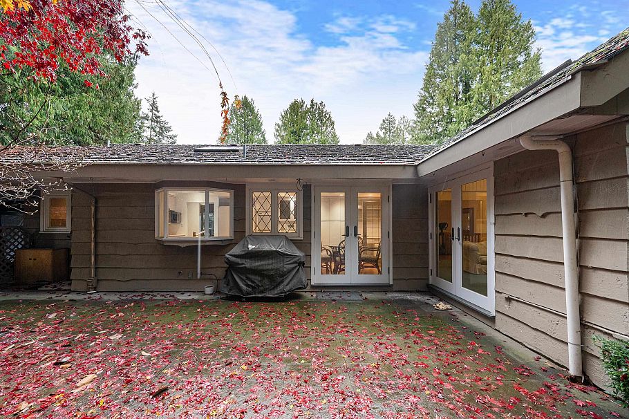 3535 W 47th Avenue Vancouver, BC - 37