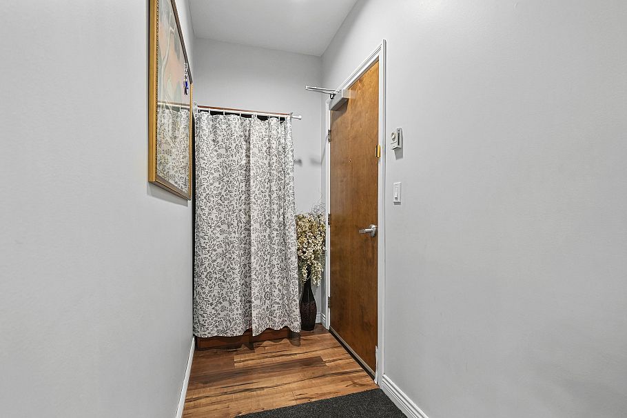 203 6460 Main Street Vancouver, BC - 3