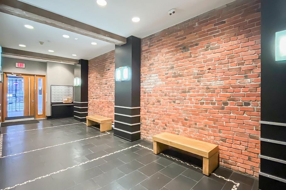 306 1072 Hamilton Street Vancouver, BC - 4