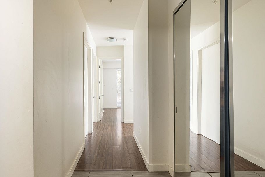 218 3333 Main Street Vancouver, BC - 9