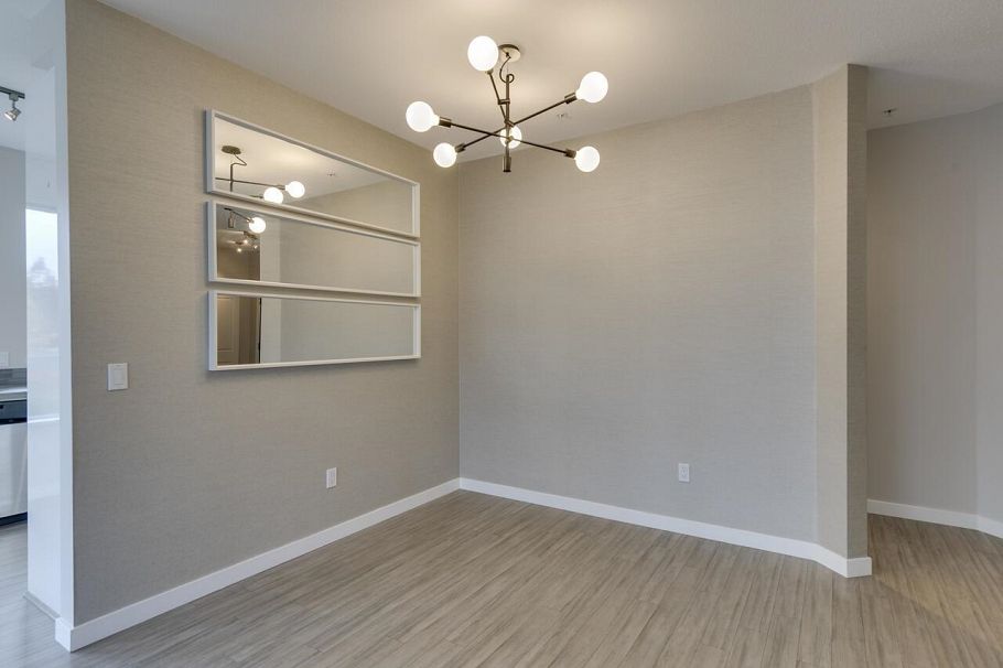 307 217 W 8th Street North Vancouver, BC - 8