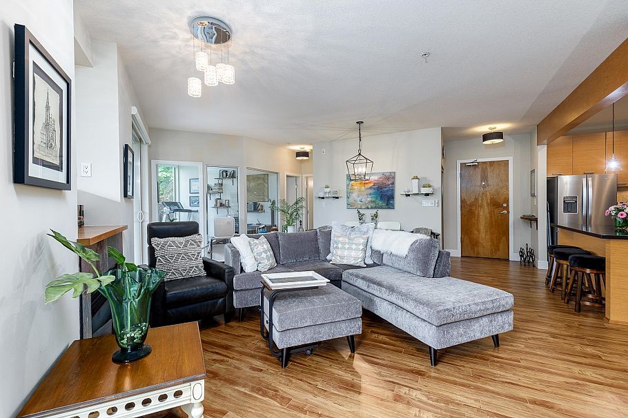 301 560 Raven Woods Drive North Vancouver, BC - 9