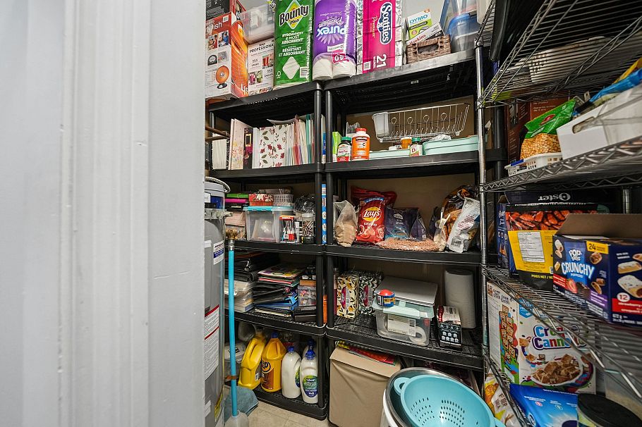 203 6460 Main Street Vancouver, BC - 6