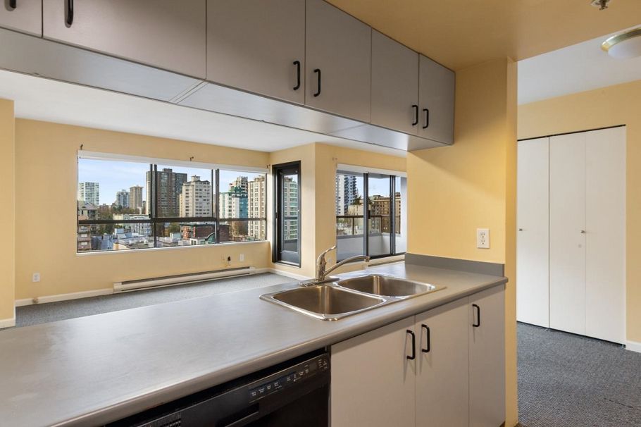 910 1060 Alberni Street Vancouver, BC - 11