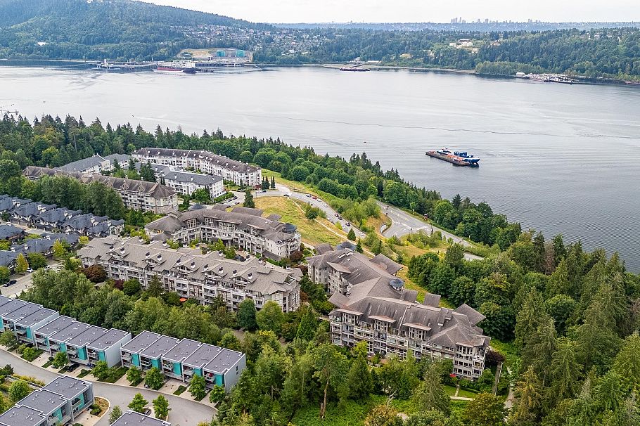 301 560 Raven Woods Drive North Vancouver, BC - 2